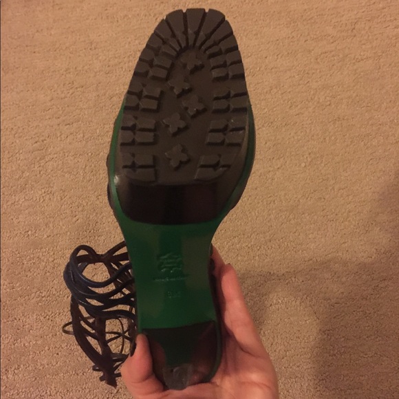 Lisa for Donald J Pliner leather platform heel - Picture 6 of 8